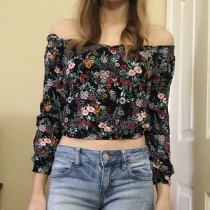 Long sleeve crop top